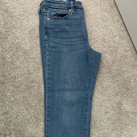 Universal Thread High Rise Jeans - Picture 3 of 4